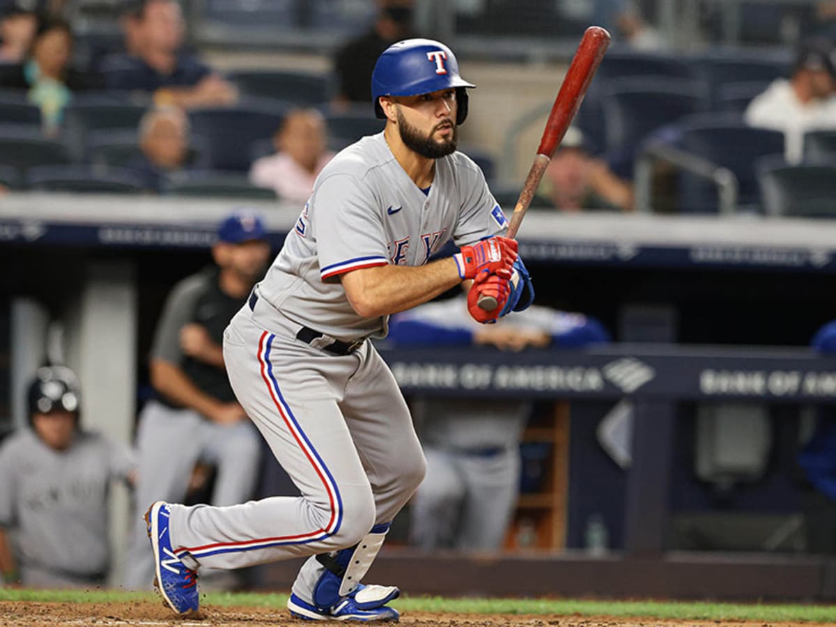 Rangers trade Isiah Kiner-Falefa to Twins for Mitch Garver