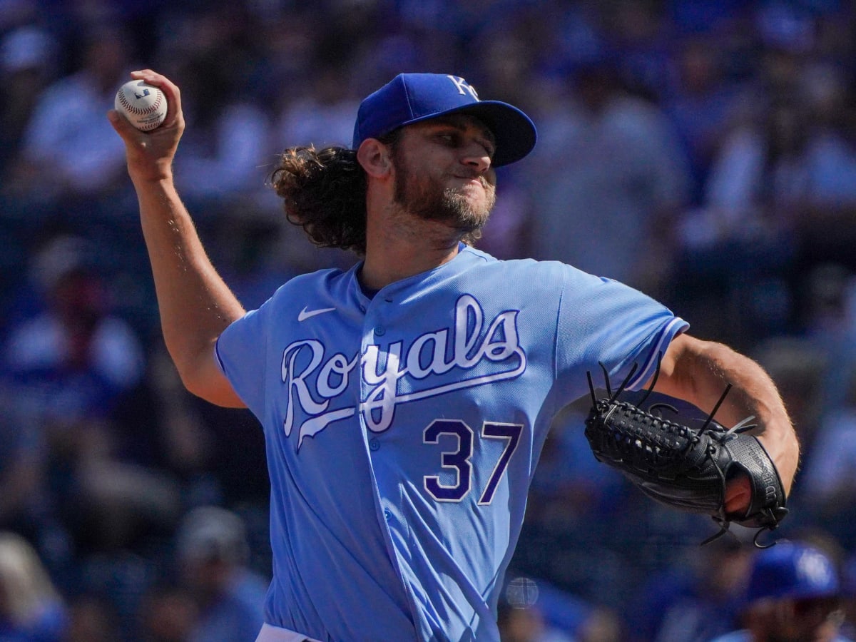 Keller allows only 4 hits, has RBI as Royals top Braves 2-0