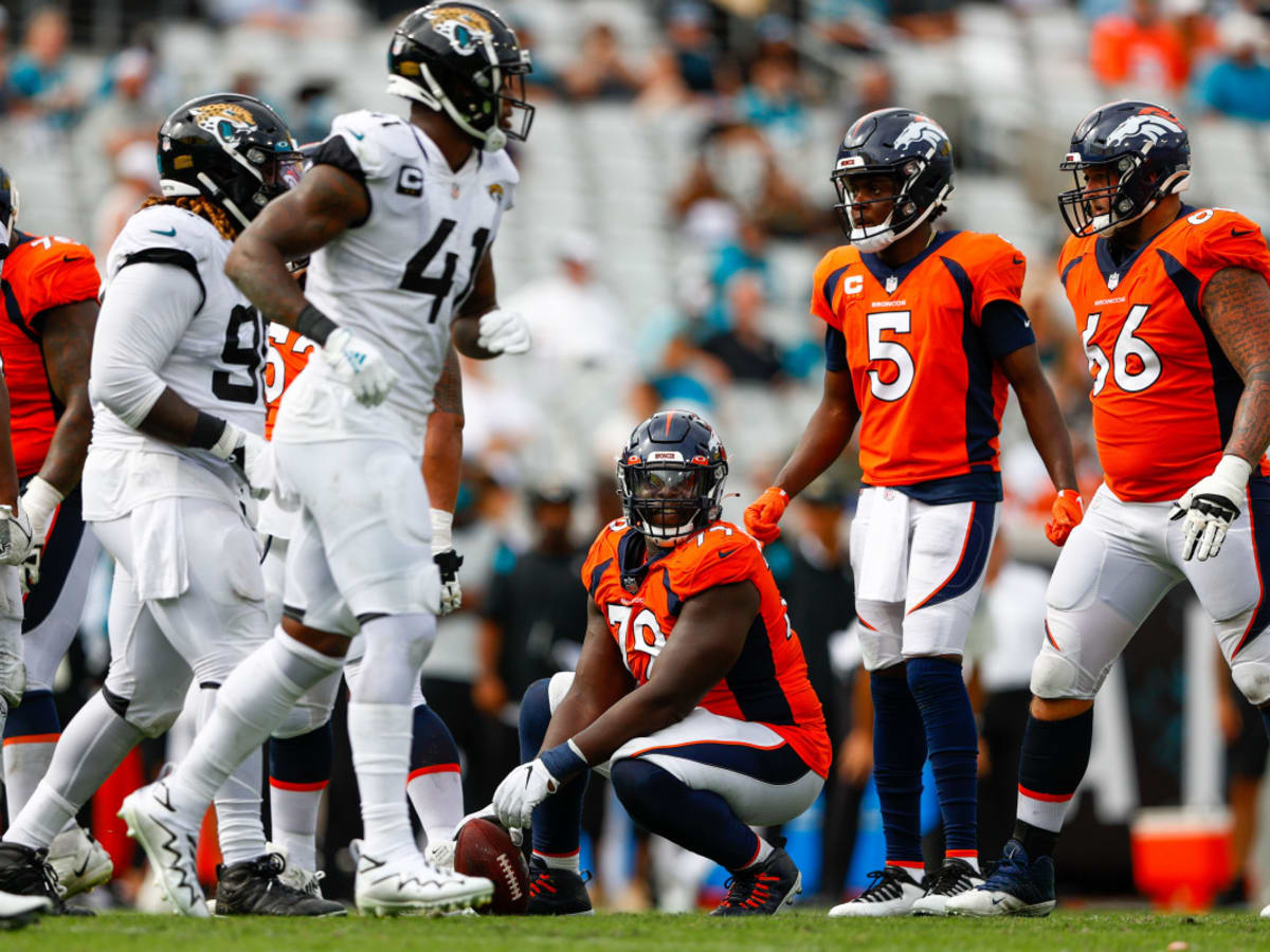 Broncos center Lloyd Cushenberry placed on COVID-19 list, jeopardizing  streak of 2,000 straight snaps – The Denver Post