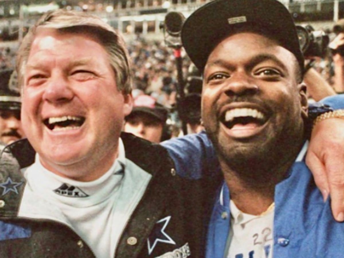 Dallas Cowboys running back Emmitt Smith celebrates the Cowboys