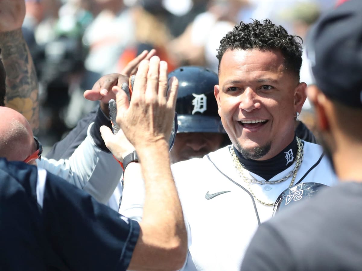 Miguel Cabrera Surpasses Robin Yount on All-time Hits List with 3,143  Career Hit - BVM Sports