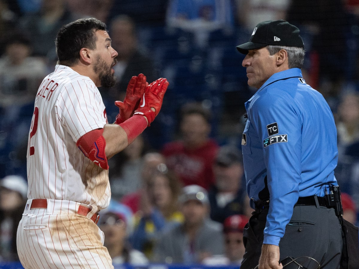 Phillies – Astros: Kyle Schwarber hammers ball out of stadium