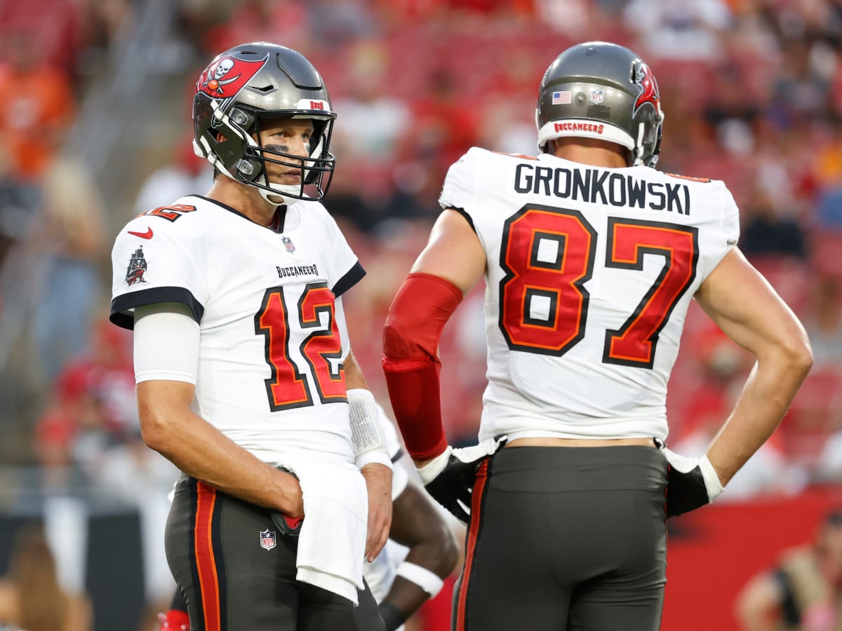 Rob Gronkowski reacts to seeing his Bucs jerseys for the first time - ESPN  - Tampa Bay Buccaneers Blog- ESPN