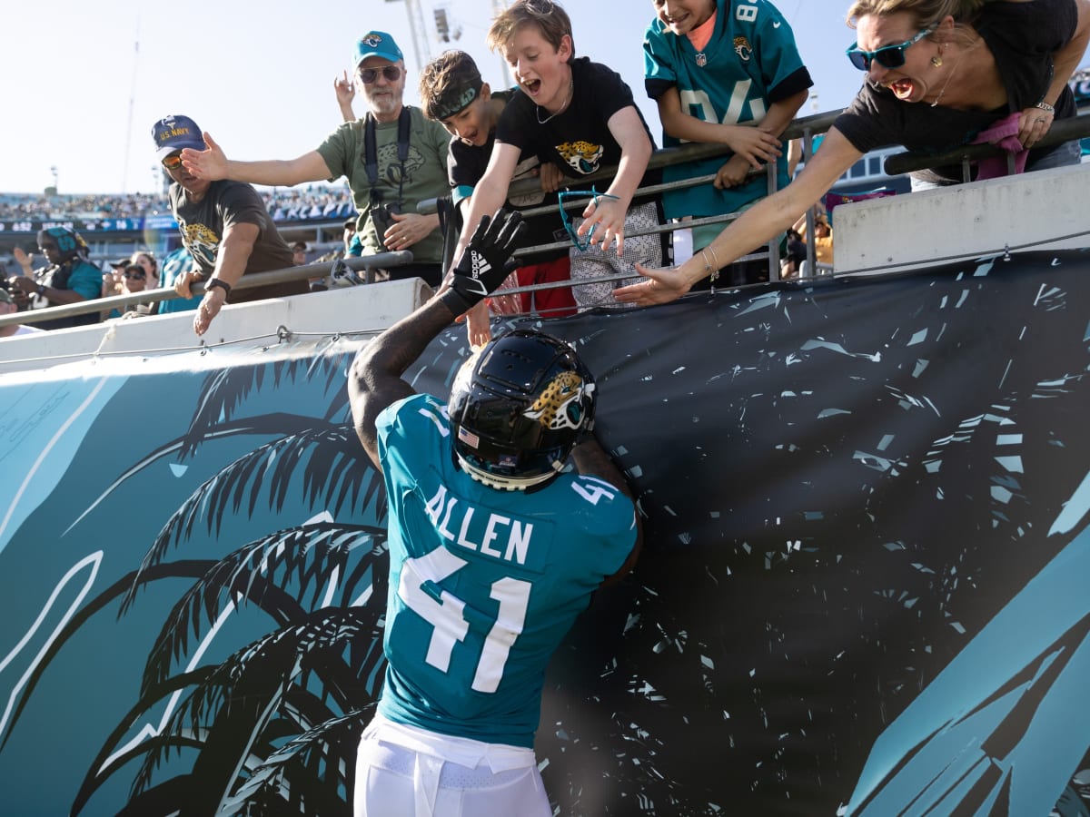 Jacksonville Jaguars extend DE Josh Allen ahead of 2022 NFL Draft