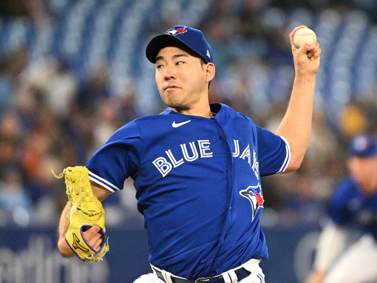 Seattle Mariners starting pitcher Yusei Kikuchi begins his windup