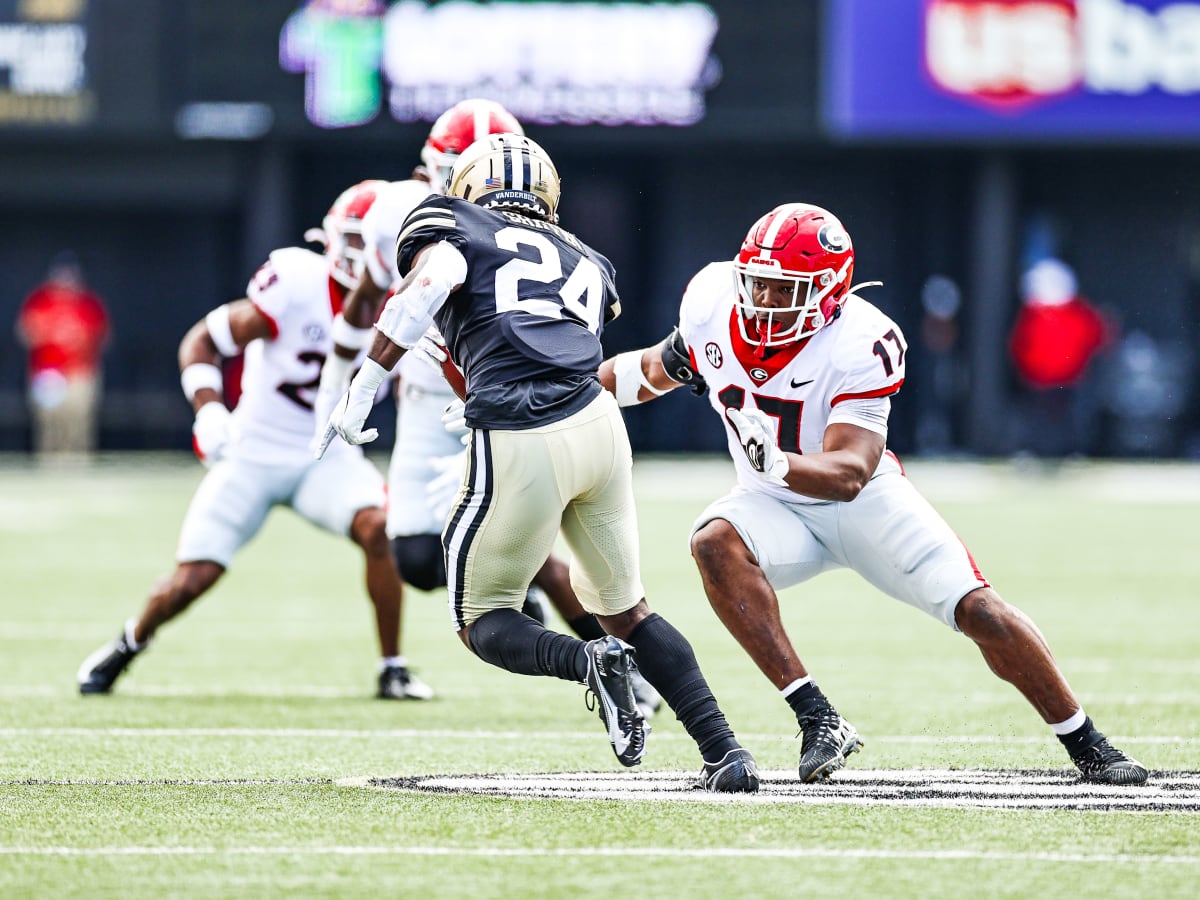 The wait is over: Nakobe Dean off the board in 3rd round to Philadelphia  Eagles