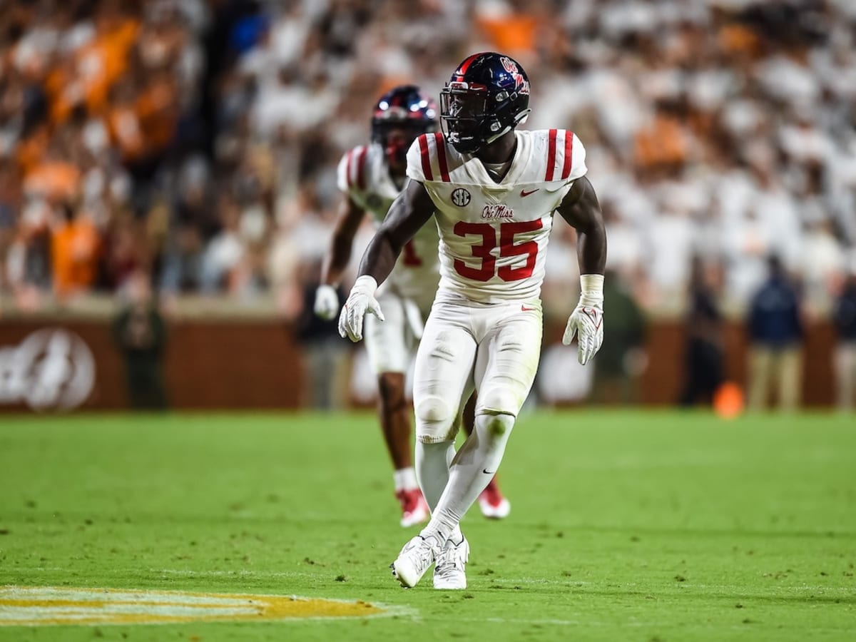 Steelers select linebacker Mark Robinson in 7th round of 2022 NFL