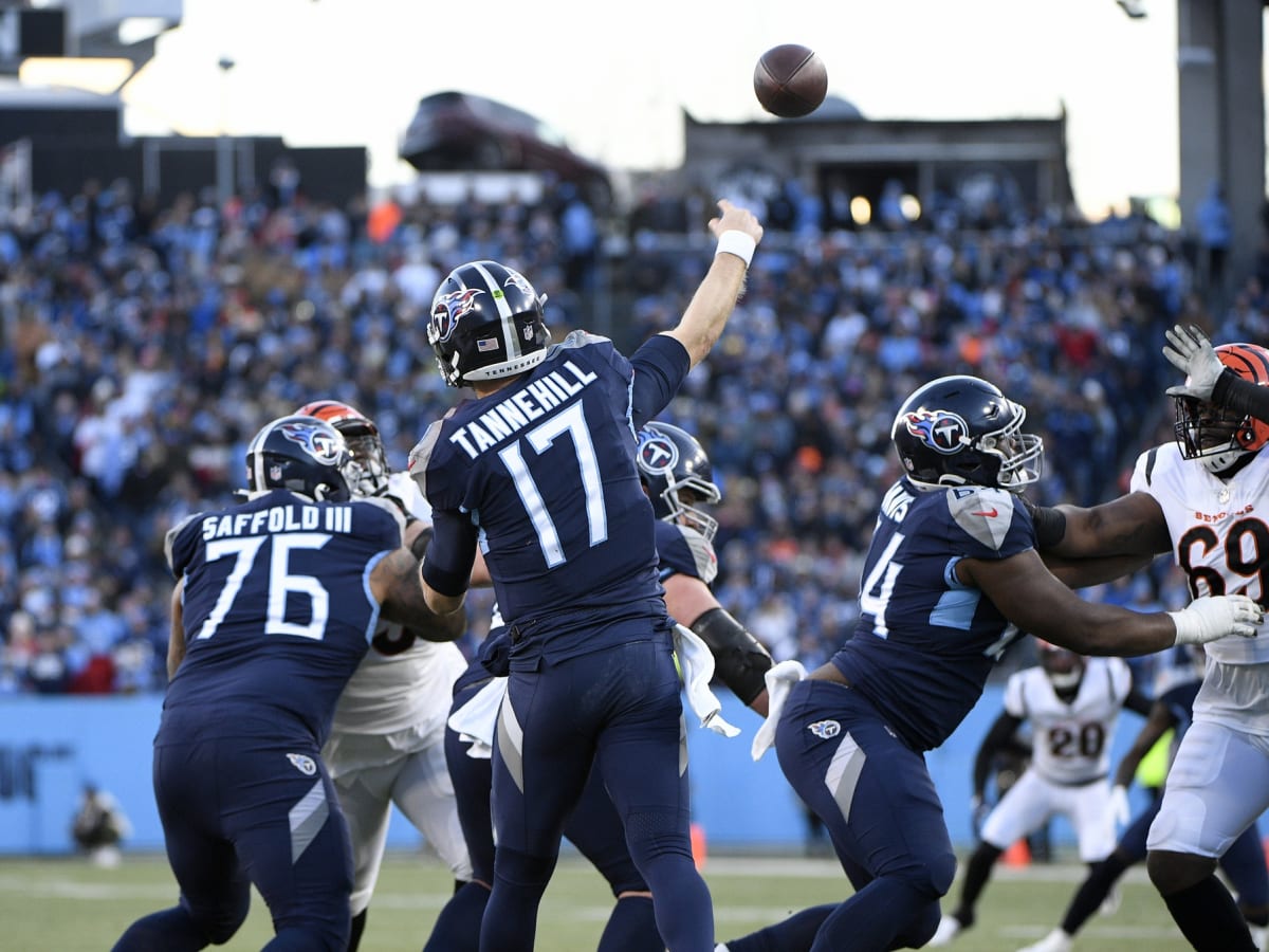 WATCH: Ryan Tannehill Runs in a 12-Yard Touchdown to Give Tennessee Titans  17-14 Lead - Sports Illustrated Tennessee Titans News, Analysis and More