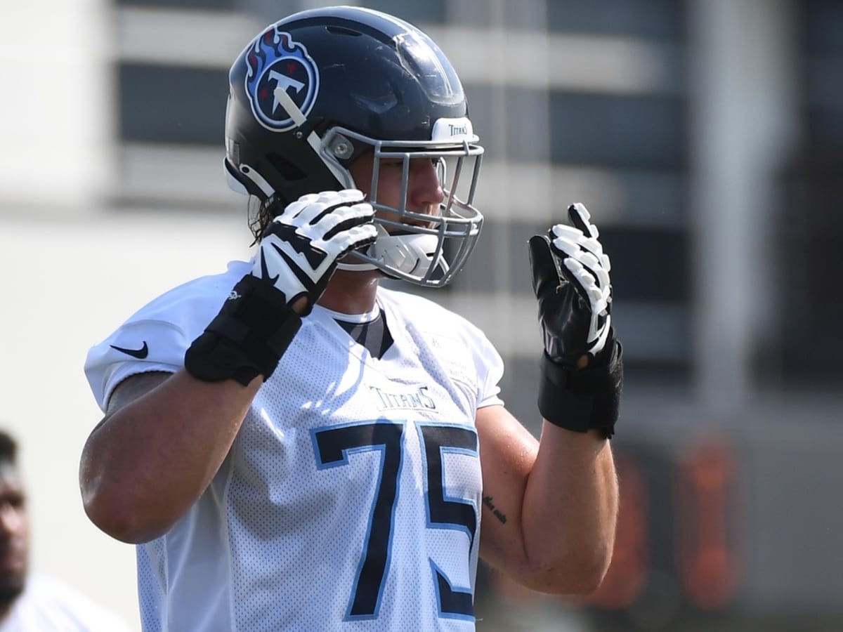 Mike Vrabel explains Dillon Radunz playing guard on Day 16 of Titans camp