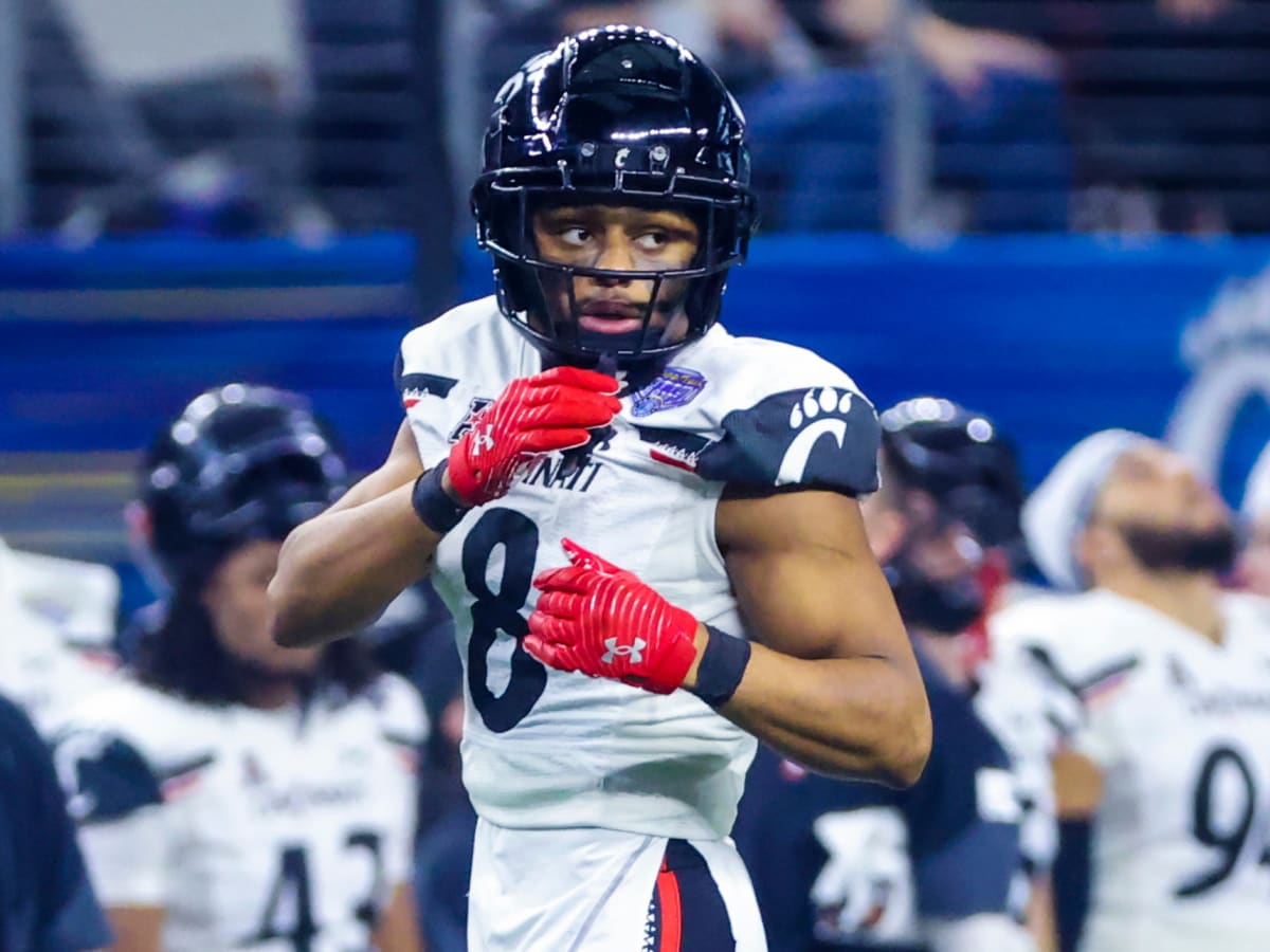 College Football Playoff 2021 - How Ahmad Gardner, Coby Bryant went from  undersized and overlooked CBs to stars at Cincinnati - ESPN