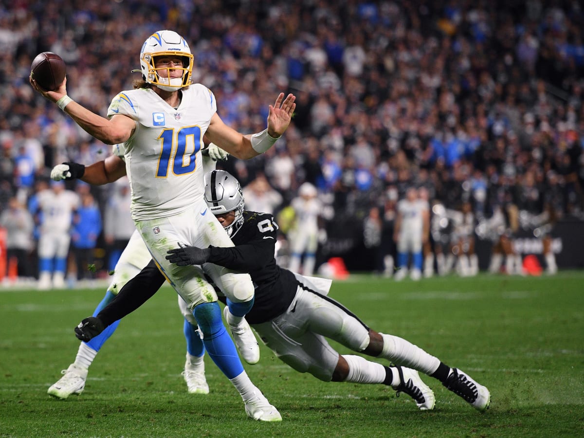 Raiders vs. Chargers Prediction, Player Prop Picks & Lineups: Sun, 10/1 -  Sports Illustrated Las Vegas Raiders News, Analysis and More