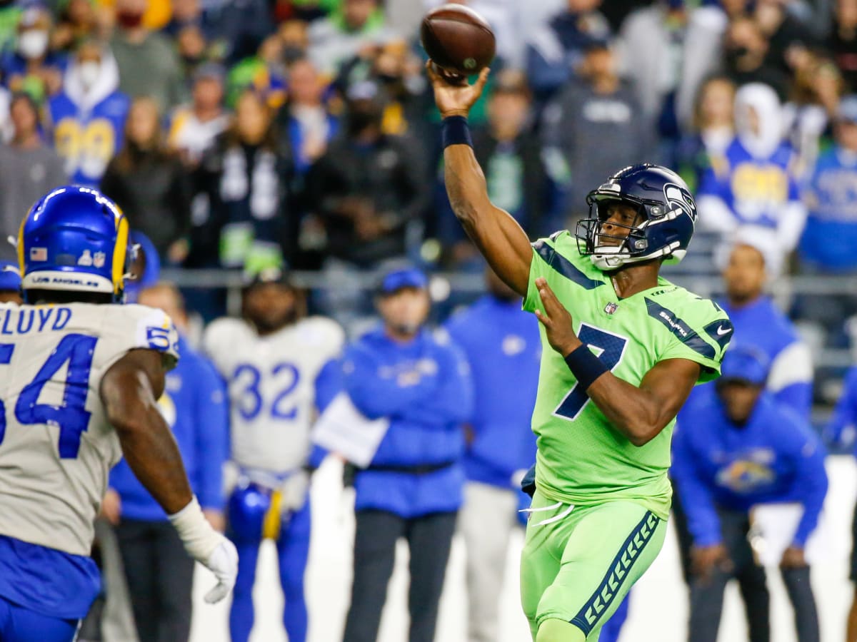 Broncos in Seattle headline complete 2022 Seahawks schedule, Local News