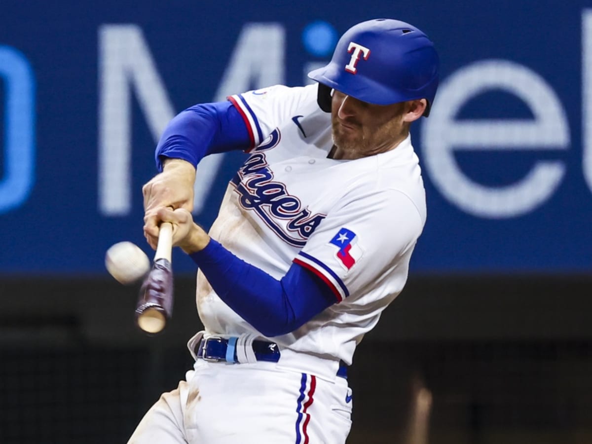 Y'all really are couple goals 🥺❤️ #mlb #texasrangers #joshsmith