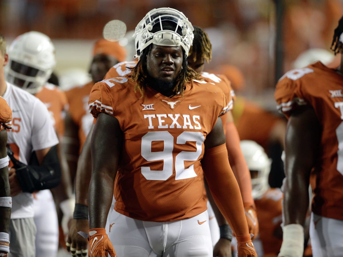 Texas defensive lineman T'Vondre Sweat announces decision to