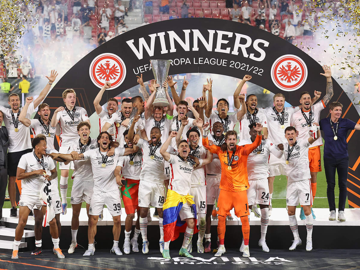 verontschuldigen Auckland Antecedent Eintracht Frankfurt wins Europa League in throwback of a final - Sports  Illustrated