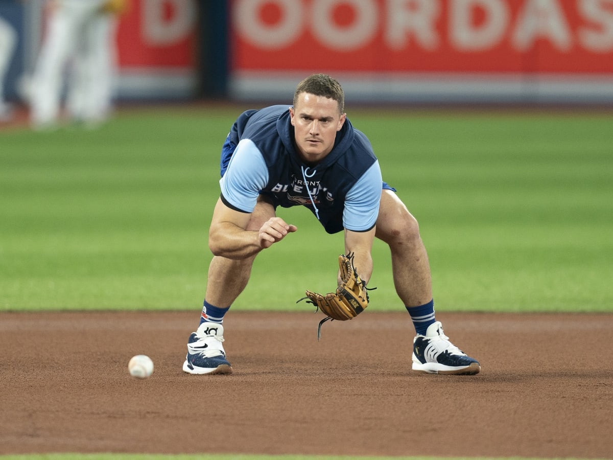 15,000 fans dress like Jays' Matt Chapman - Video - CityNews Toronto