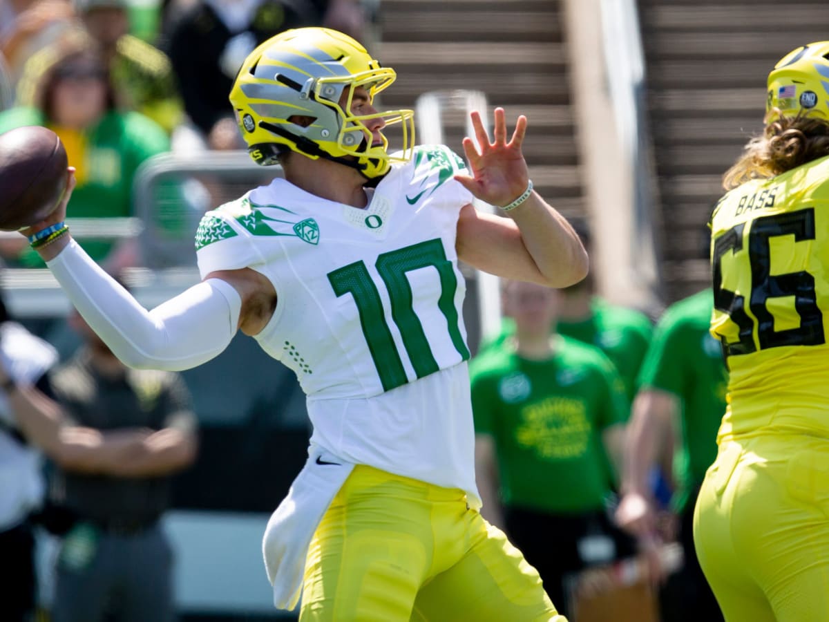 Oregon Football: Dan Lanning Sticking With Bo Nix as Starting Quarterback  After Georgia Loss - Sports Illustrated Oregon Ducks News, Analysis and More