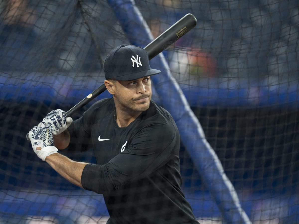 Photo: Yankees Giancarlo Stanton takes batting practice before ALDS -  NYP20191002145 