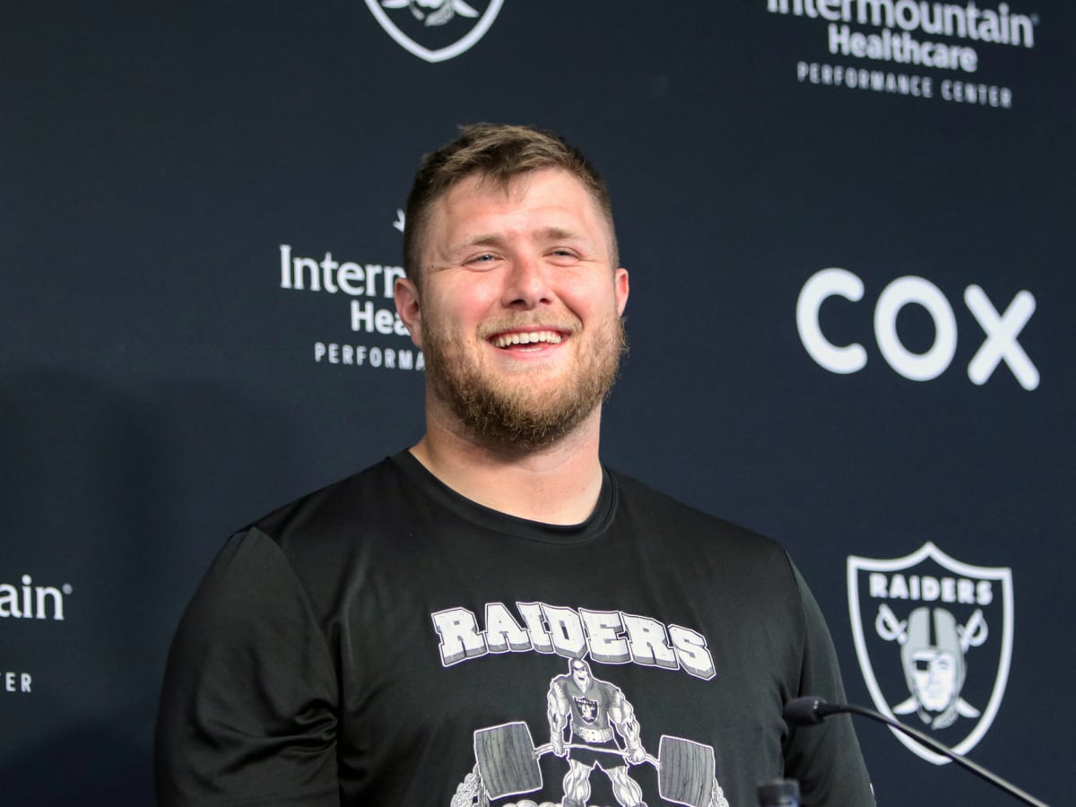 Las Vegas Raiders' Kolton Miller has found his groove as an 'old guy' -  ESPN - Las Vegas Raiders Blog- ESPN