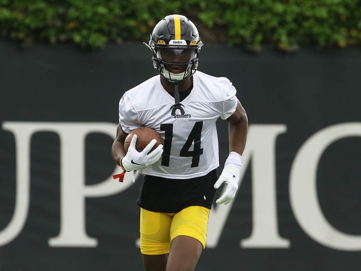 PITTSBURGH, PA - NOVEMBER 13: Pittsburgh Steelers wide receiver George  Pickens (14) runs with the ball during the national football league game  between the New Orleans Saints and the Pittsburgh Steelers on