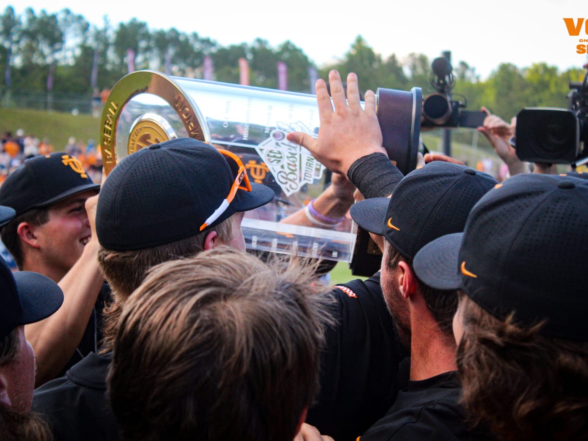 Tennessee C Evan Russell Reacts to Tying Todd Helton's HR Record