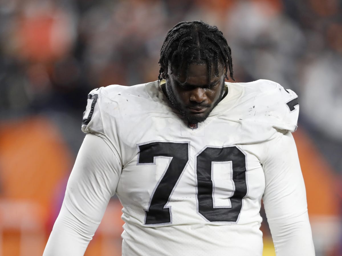 Las Vegas Raiders: Offensive line unit continues to be doubted