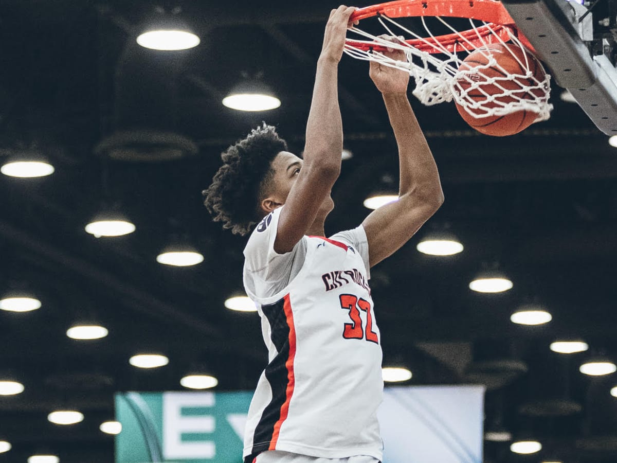 Elijah Moore in full view of Syracuse basketball coaching staff at  competition in South Carolina 