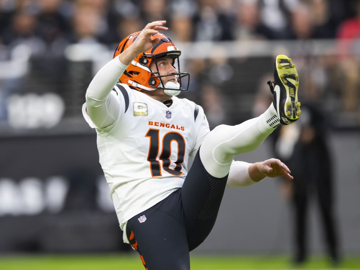 Former Pro Bowl punter Kevin Huber decides to retire just months after  setting a Bengals franchise record 