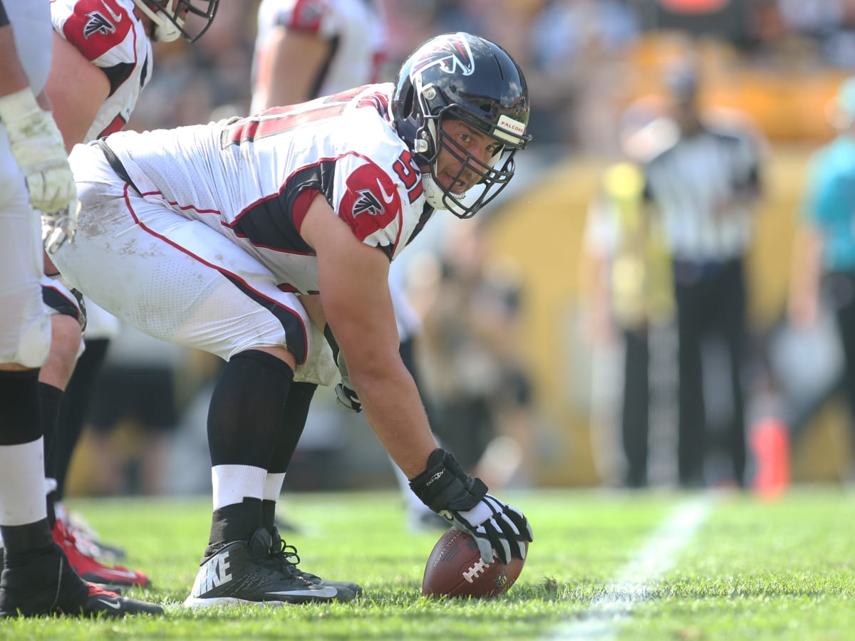 Pro Bowler Alex Mack reportedly took less to bolt Browns for