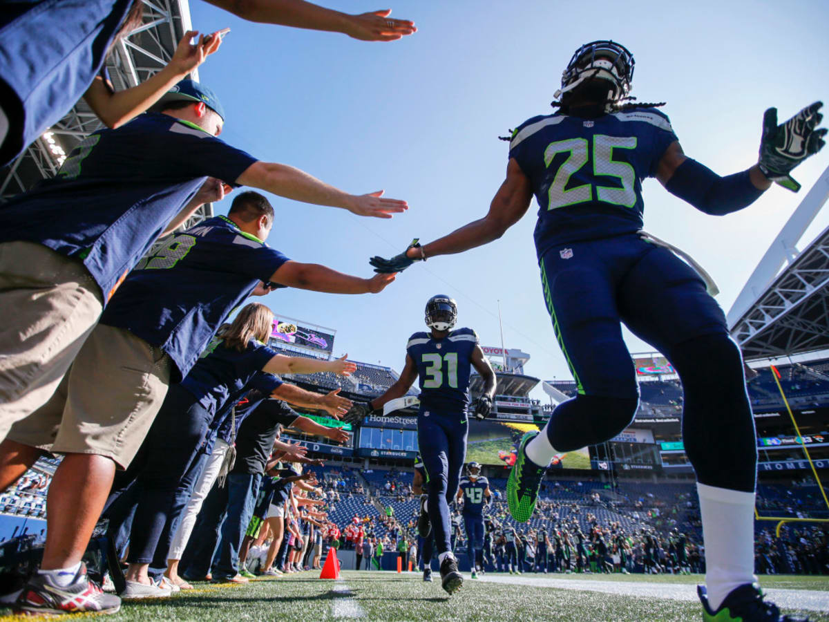 Seattle's Kam Chancellor played through a torn MCL in the Super