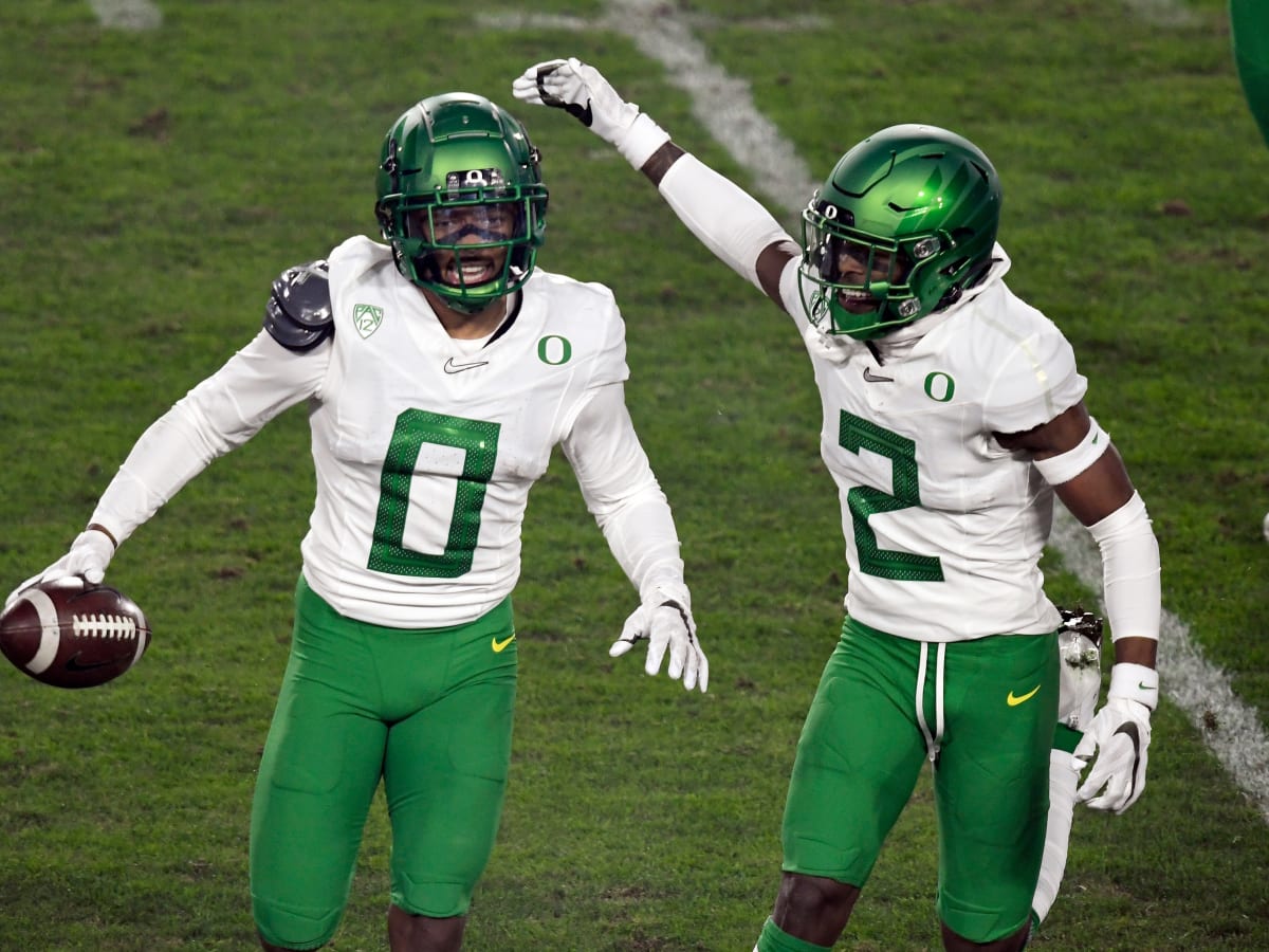 Oregon Ducks cornerback Deommodore Lenoir selected by San