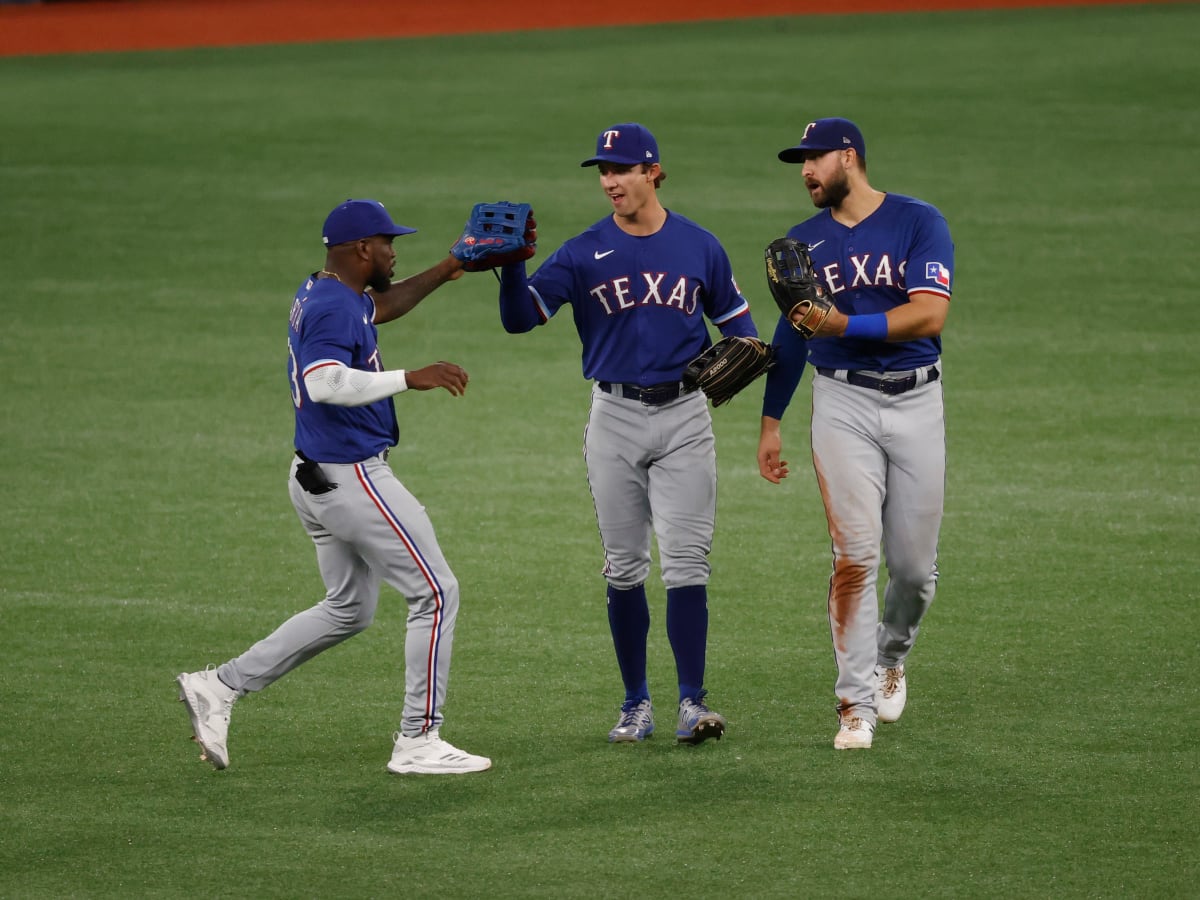 Rangers Adolis García is left out of Rookie of the Year nomination while a  former Ranger earns more gold to his glove - Dallas Sports Fanatic