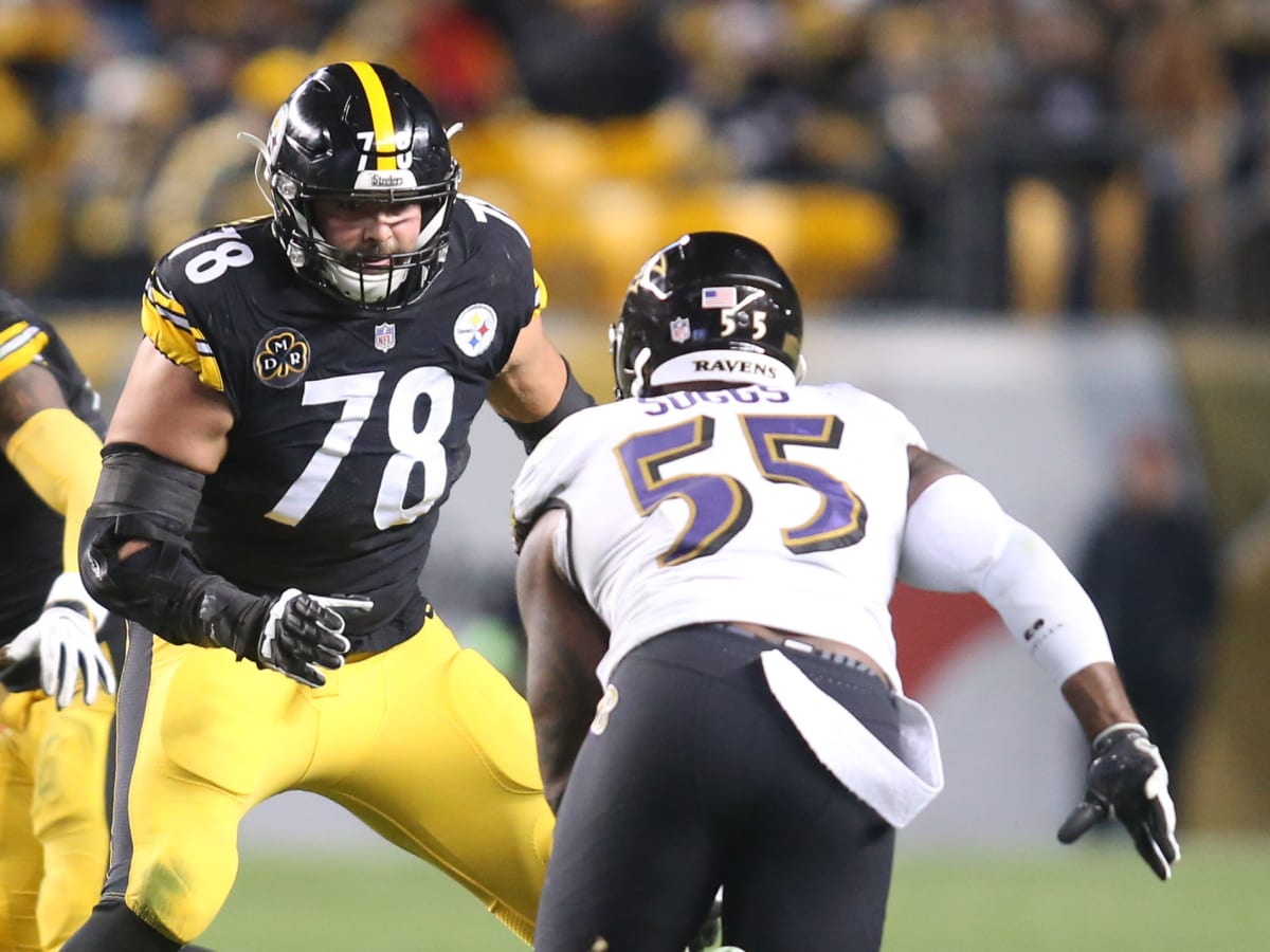 Former Pittsburgh Steelers LT Alejandro Villanueva Reportedly Struggling at  Baltimore Ravens Camp - Sports Illustrated Pittsburgh Steelers News,  Analysis and More