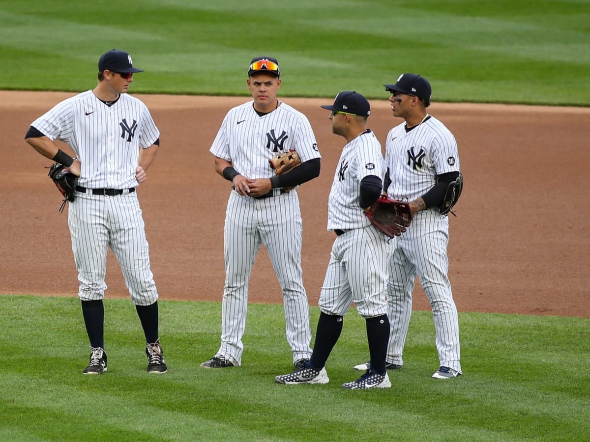 Weakness in Infield Leaves Yankees Vulnerable - The New York Times