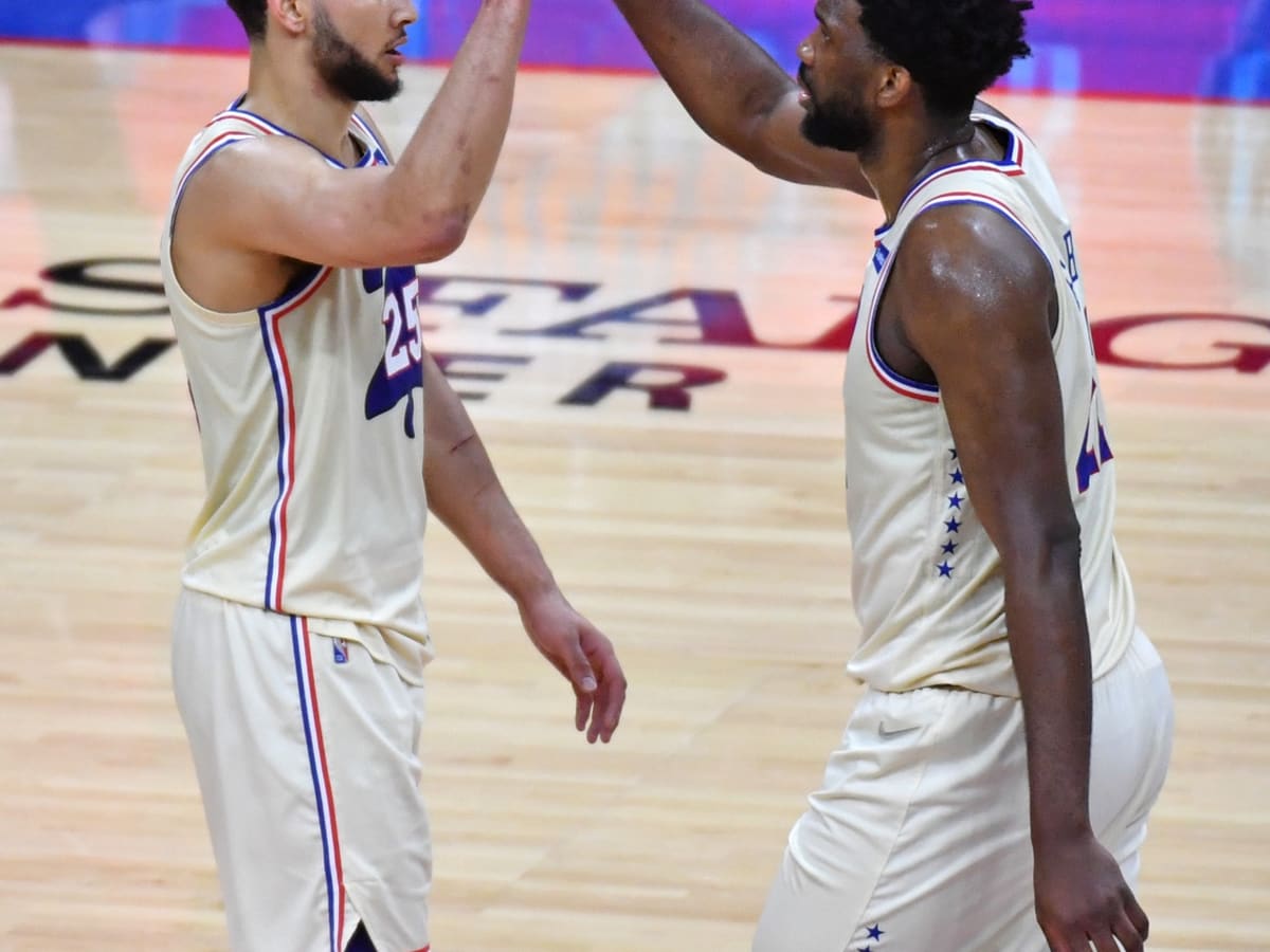 Jalen FREAKING Hurts At 76ers Game 