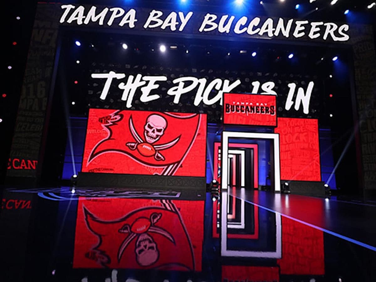 tampa bay bucs mock draft