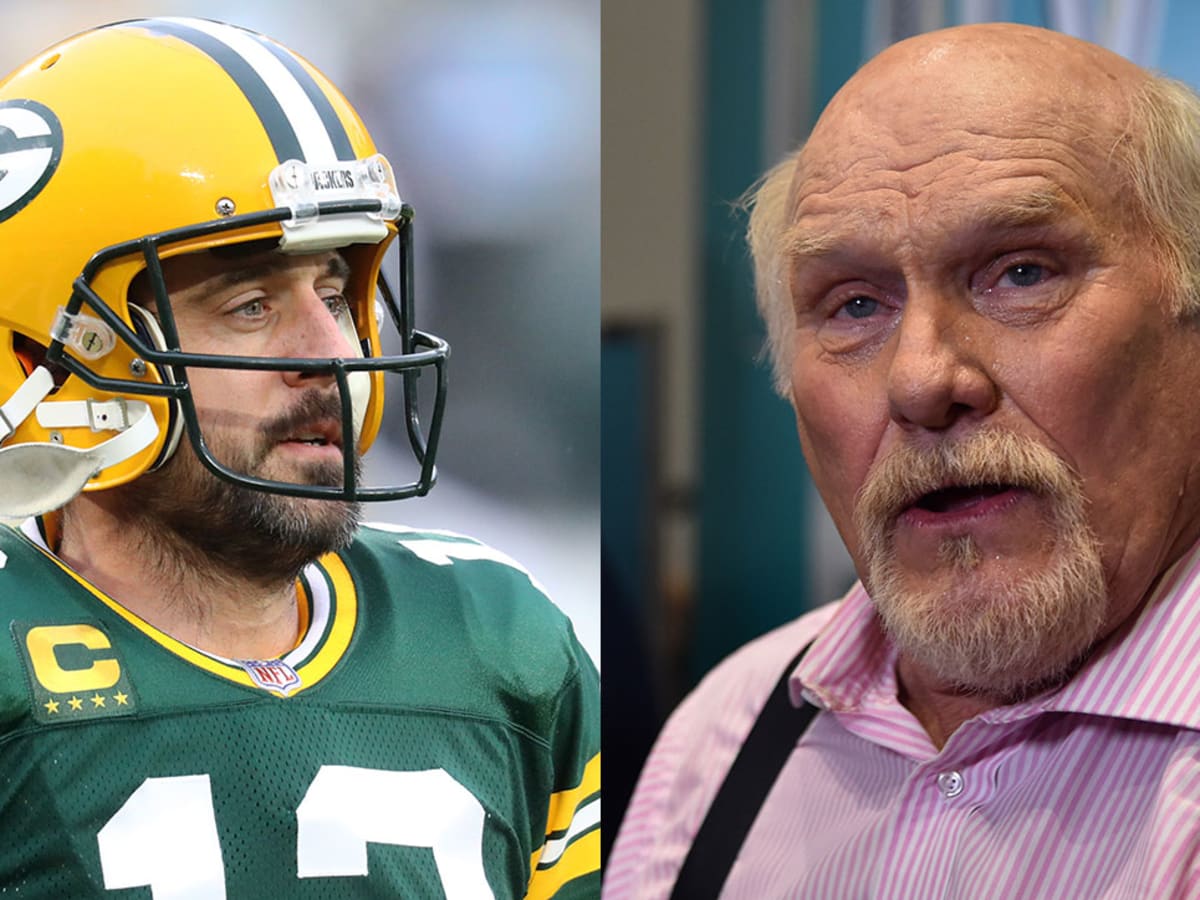 Aaron Rodgers, Terry Bradshaw bear comparison