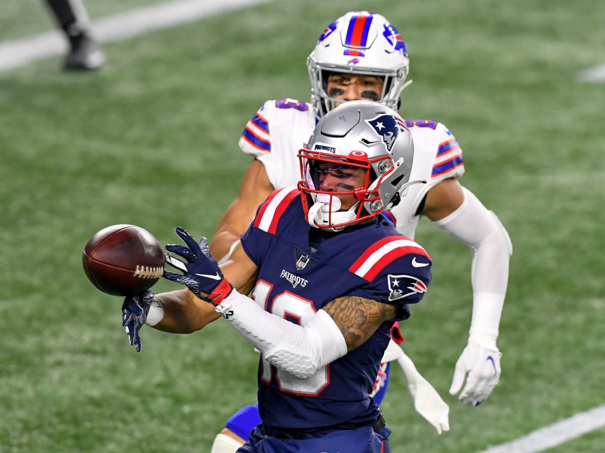 Patriots WR Damiere Byrd has signed with the Chicago Bears to a one-year  deal. @_dbyrd18