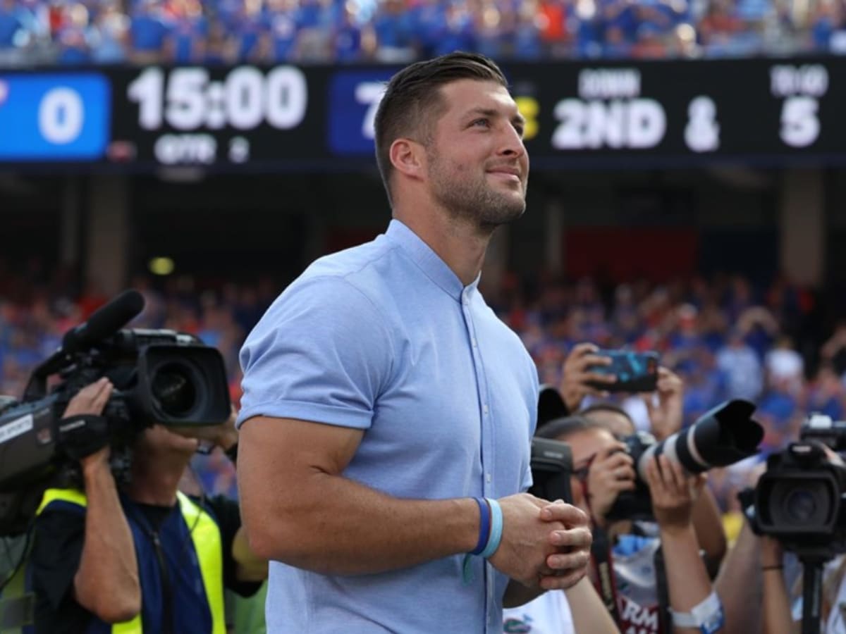 Florida Gators QB Tim Tebow is living life of superhero in city of  Gainesville – New York Daily News