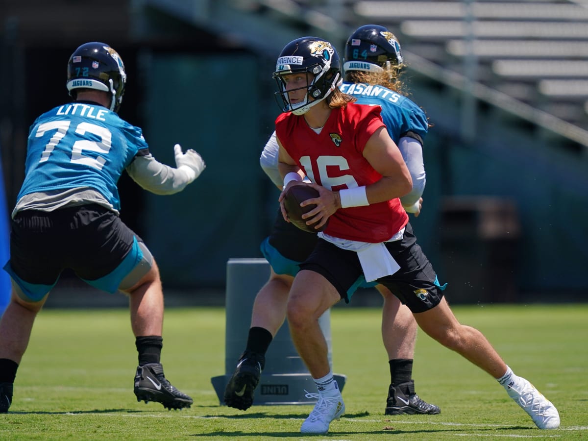 Tim Tebow makes transition for Jaguars; Trevor Lawrence makes