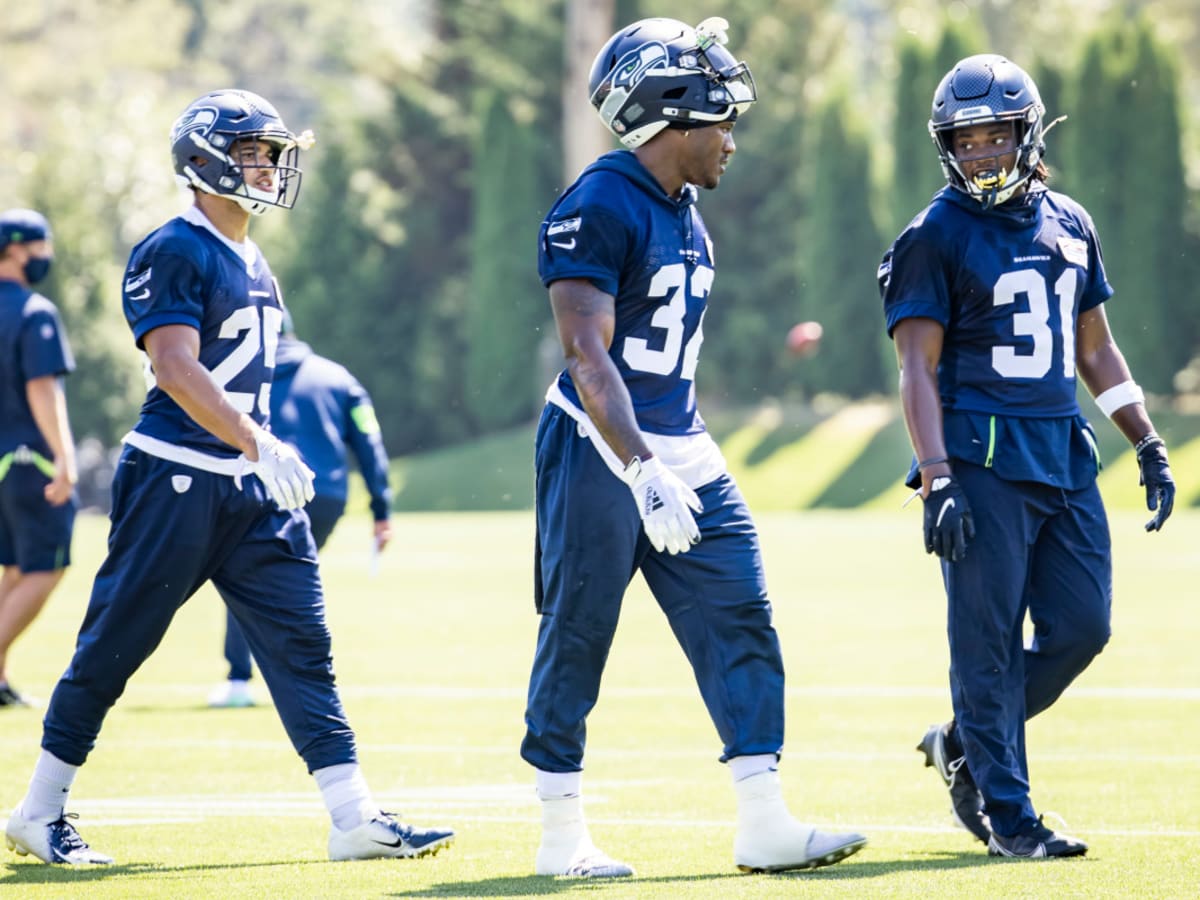 Marshawn Lynch returns to Seahawks practice as Seattle ramps up