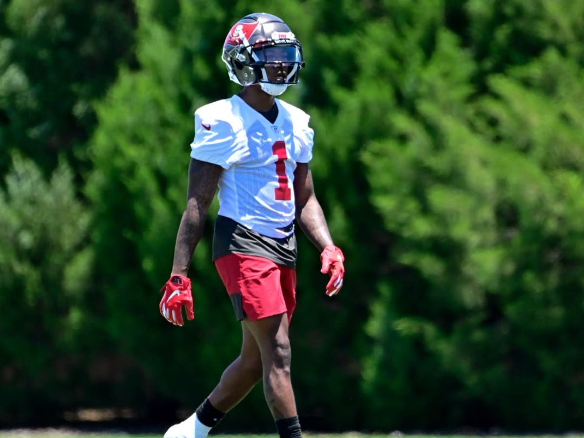 Jaelon Darden Makes One Handed Catch