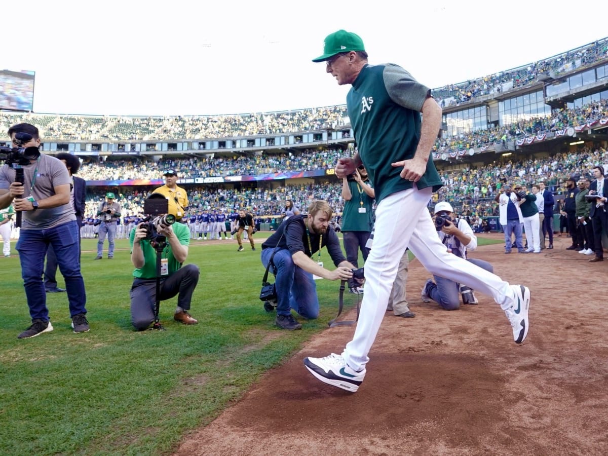 Bob Melvin gets historic win, A's beat Ohtani and Angels