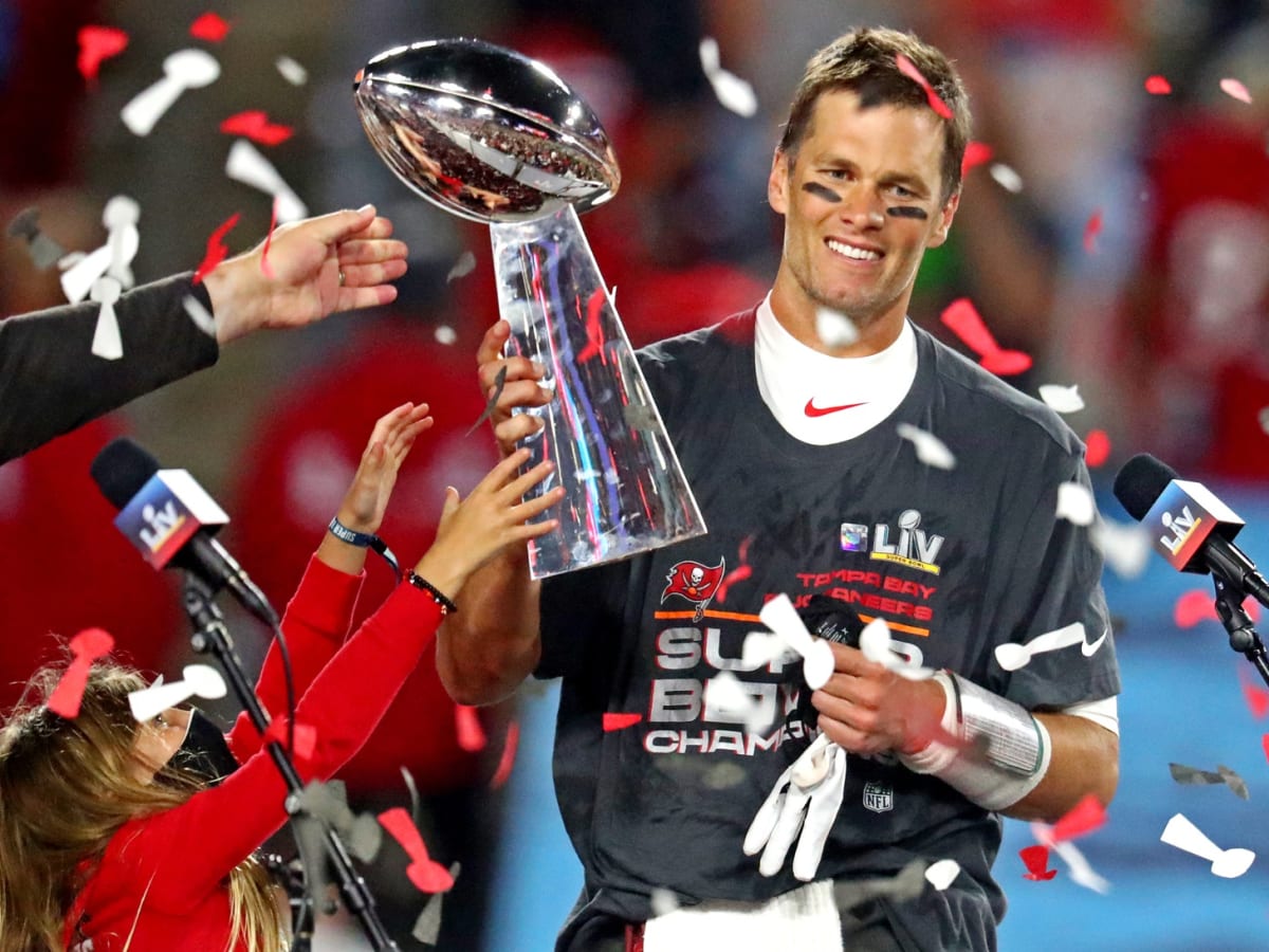 Meet Tom Brady: Tampa Bay Buccaneers Superstar (Sports VIPs