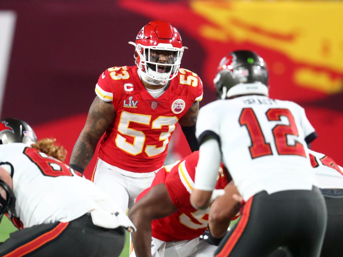 Linebacker Anthony Hitchens of the Kansas City Chiefs rushes on