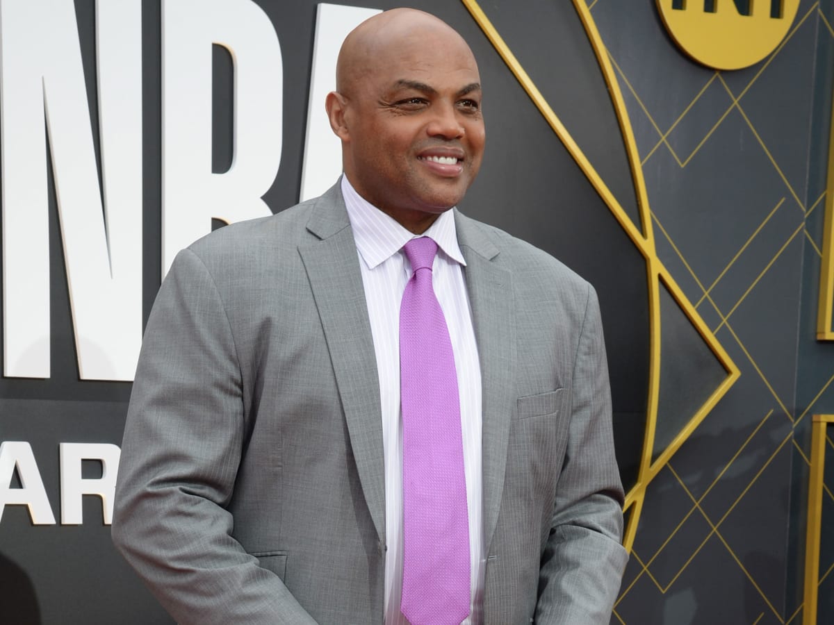 Charles Barkley Wears US Women's Soccer Jersey Because 'the Men Suck'