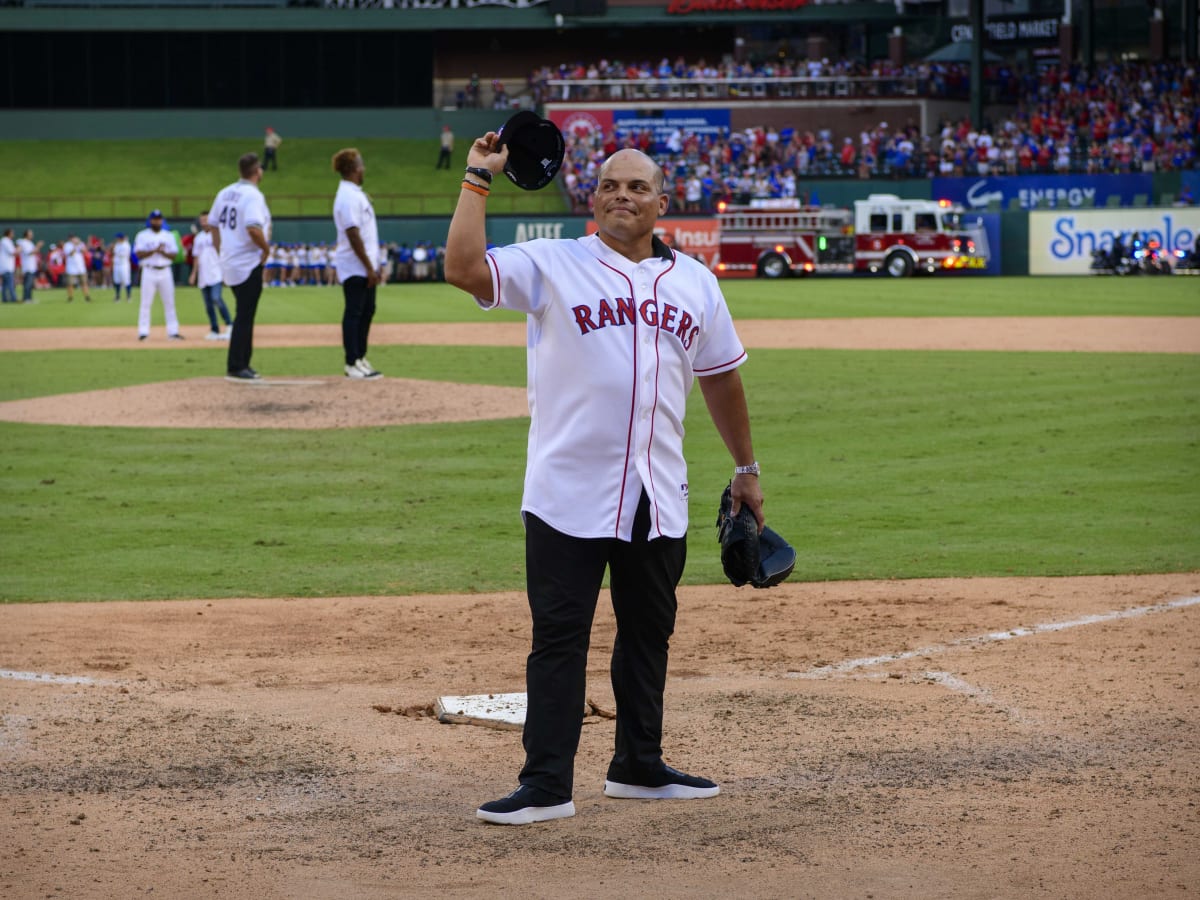 X \ Texas Rangers على X: Fan favorite Pudge Rodriguez helps us countdown  to next Friday. #Only7DaysRemain