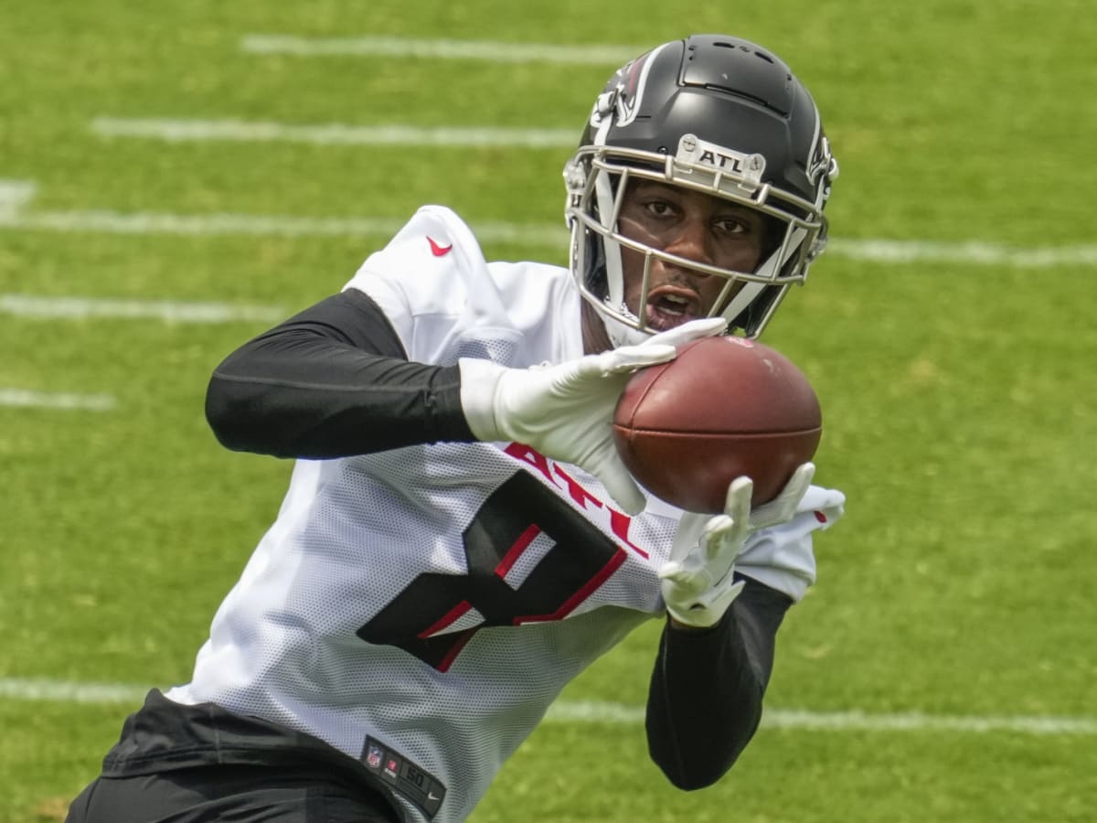 NFL - First look at Julio Jones in the Falcons' new unis 