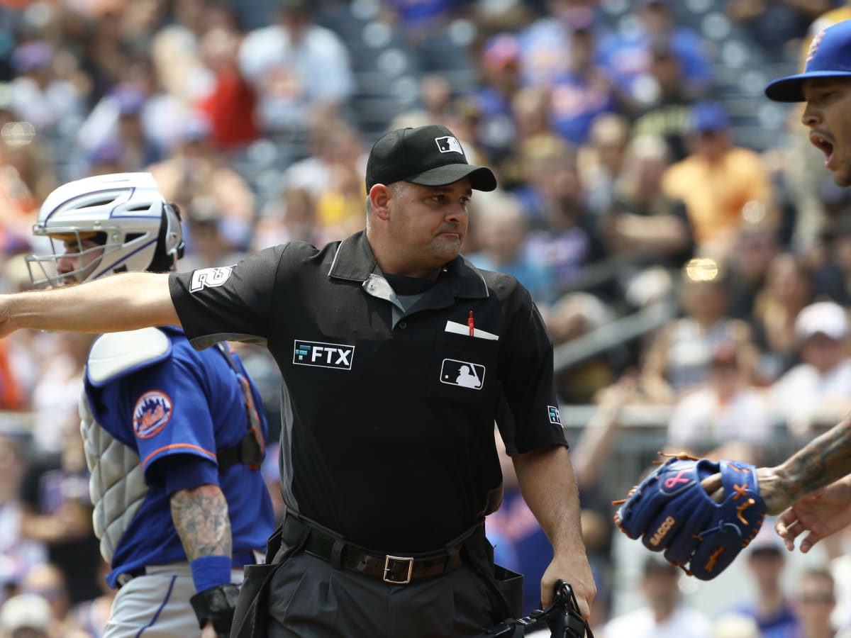 Video: MLB Ump Hit in Face by Wild Throw During Cardinals-Mets Game