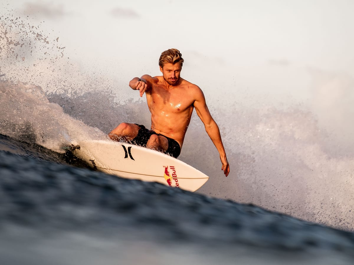 Jogger Hombre Surfing - Ostu